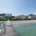 Blu *